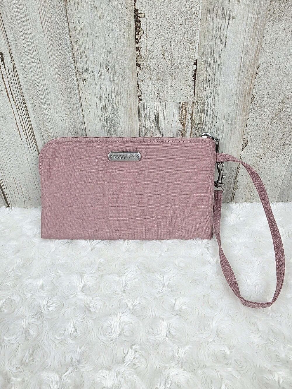 Baggallini Dusty Rose Wristlet with Removable Strap